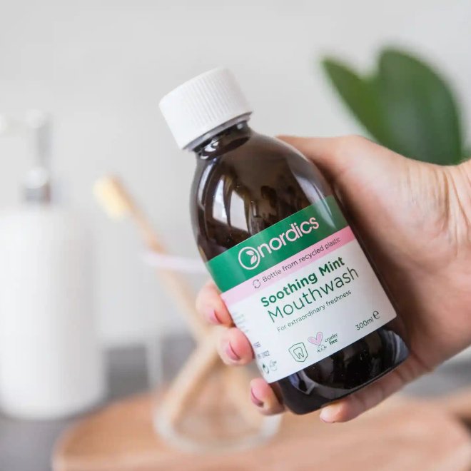 Apa de gura calmanta cu menta, pt. prospetime extraordinara, Nordics, 300 ml